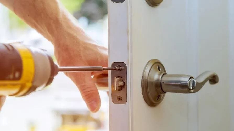 Locksmith Pasadena MD Servleader: Open the Door the Security